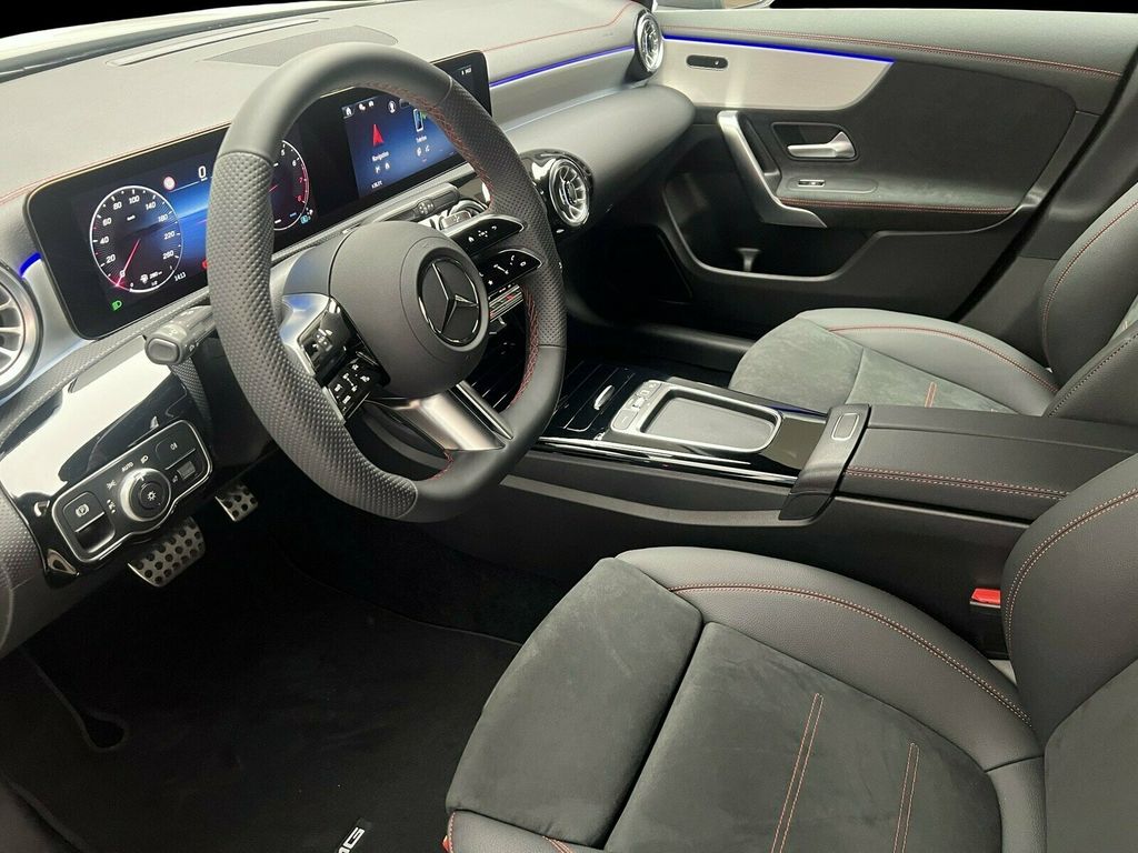 Mercedes-Benz CLA 180 2025