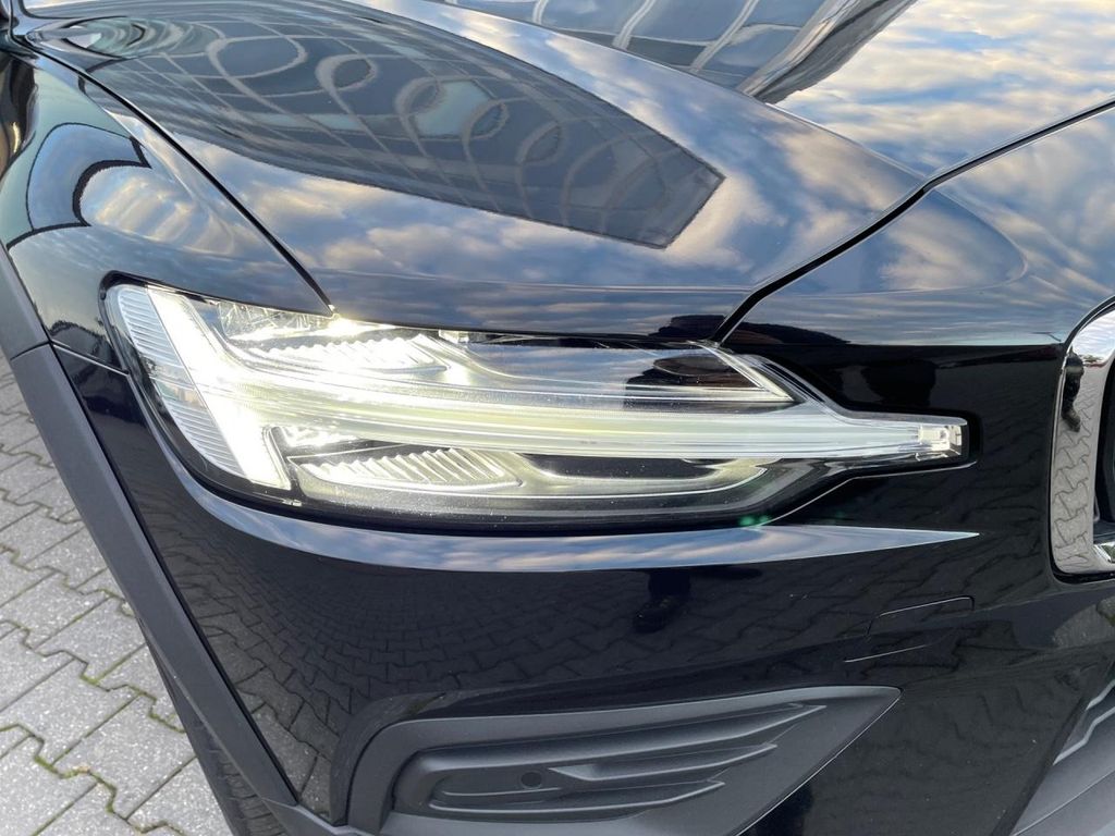 Volvo V60 Cross Country 2023
