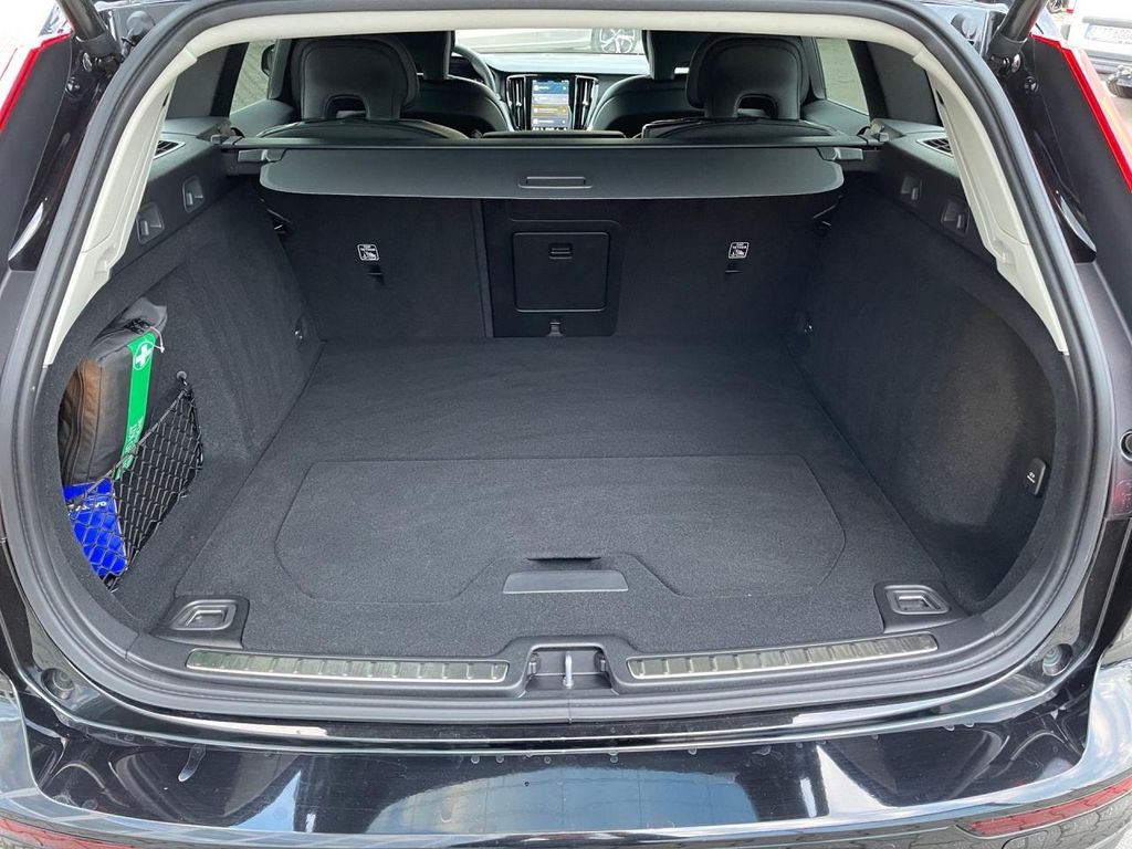Volvo V60 Cross Country 2023