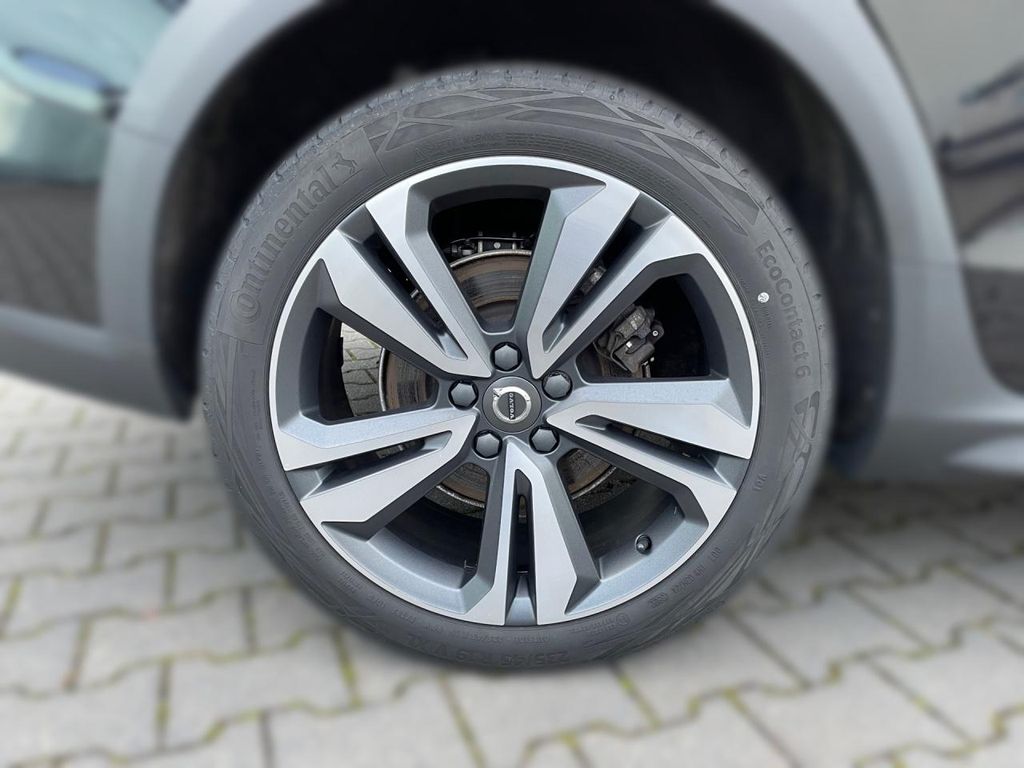 Volvo V60 Cross Country 2023