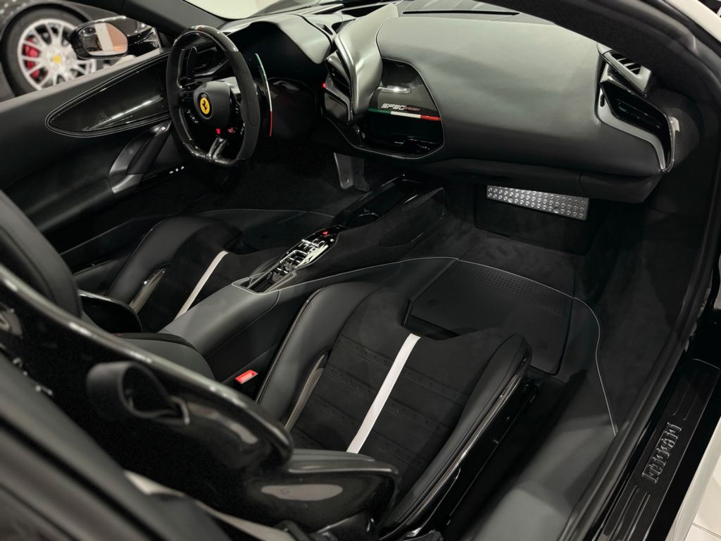 Ferrari SF90 2025