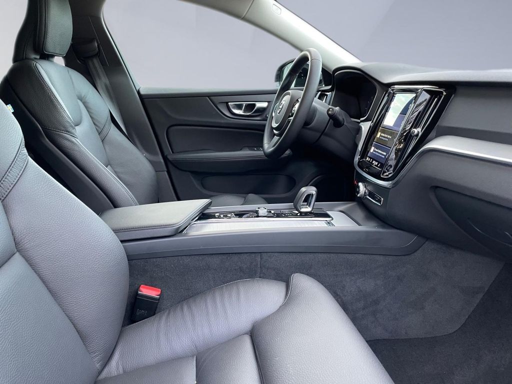 Volvo V60 Cross Country 2023