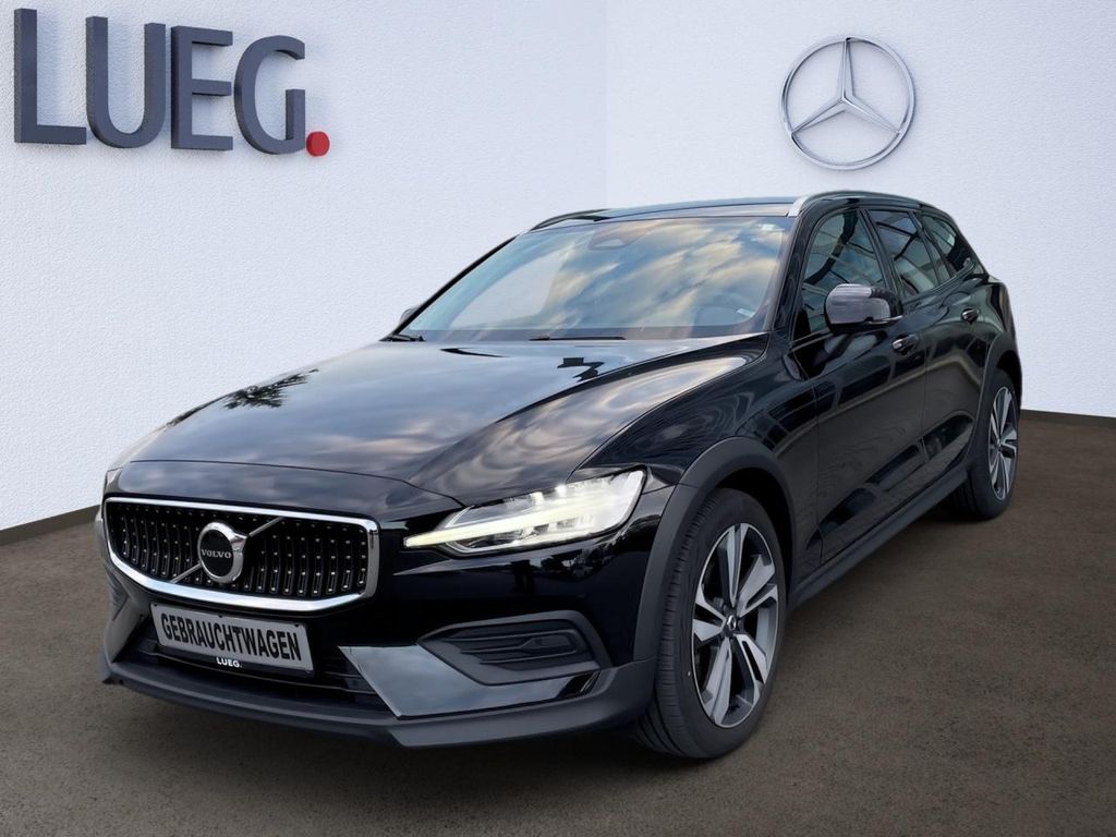 Volvo V60 Cross Country 2023