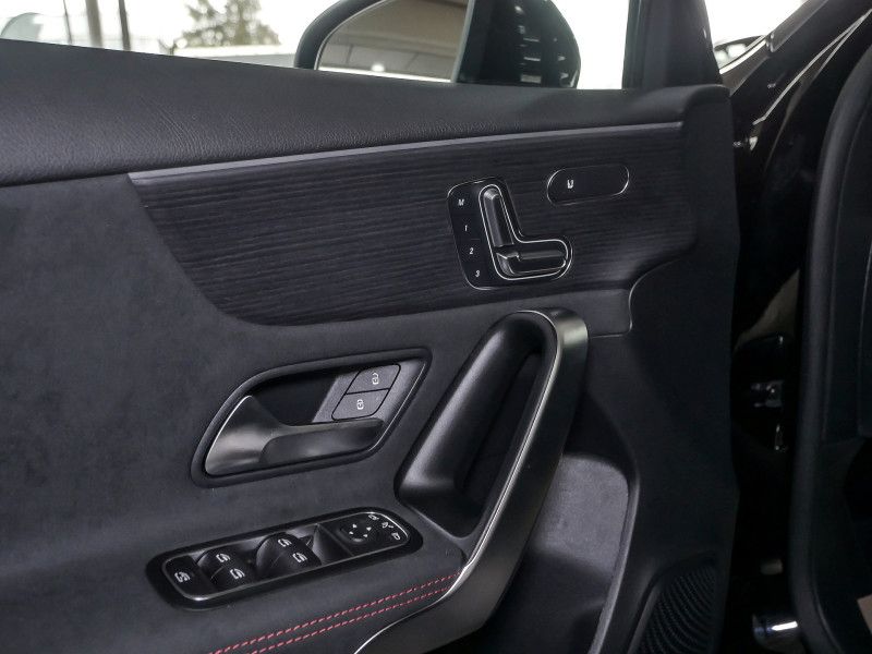 Mercedes-Benz A 200 2025