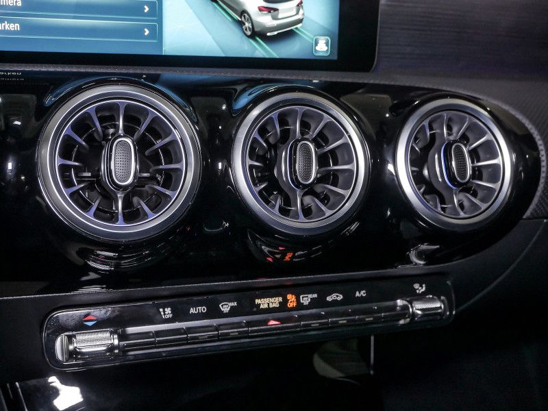 Mercedes-Benz A 200 2025