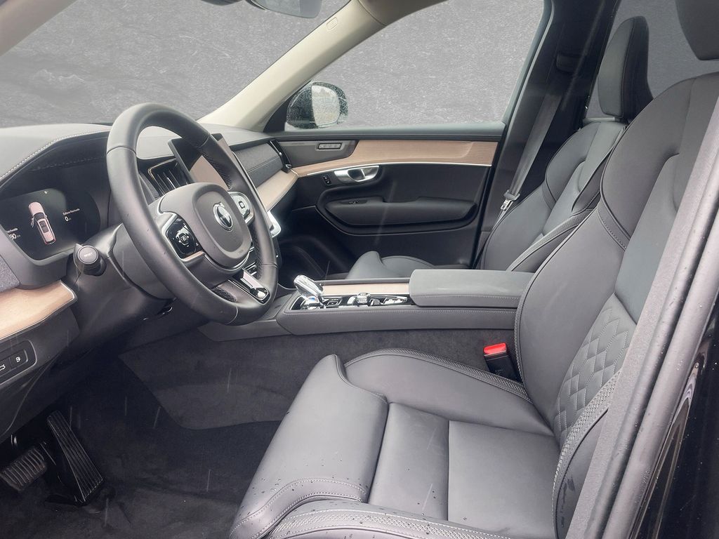Volvo XC90 2025