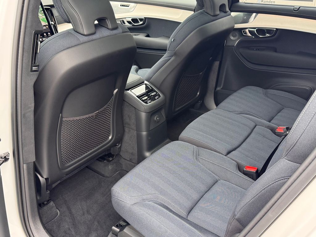 Volvo XC90 2025