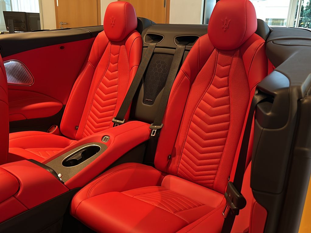 Maserati GranCabrio 2024