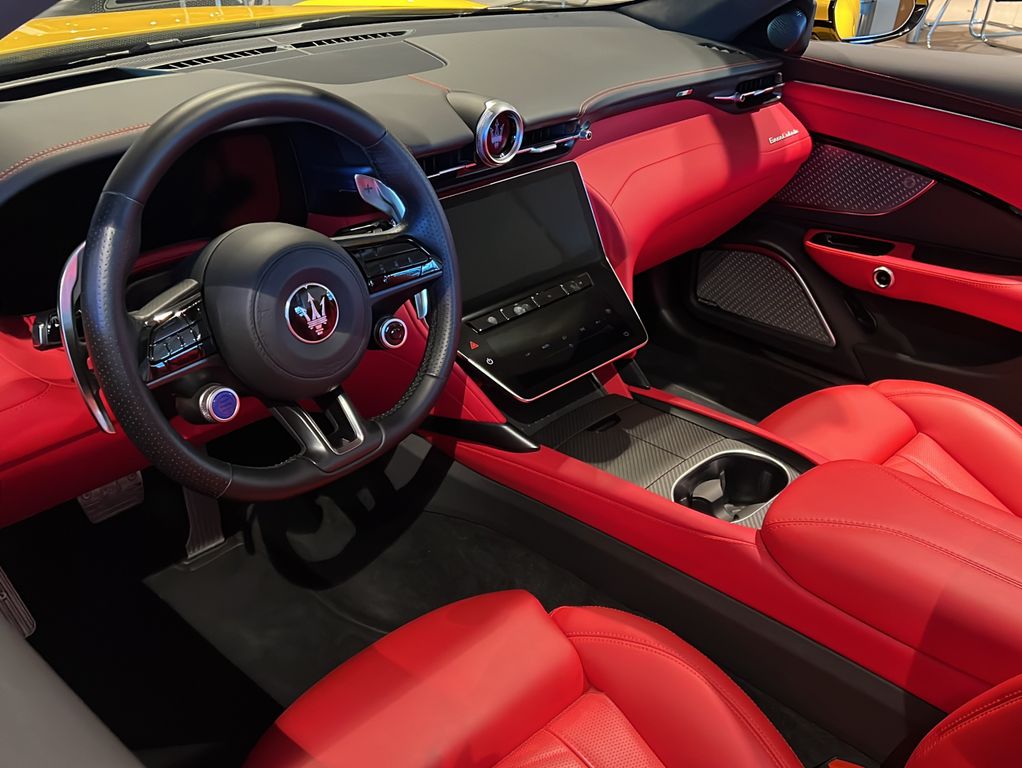 Maserati GranCabrio 2024