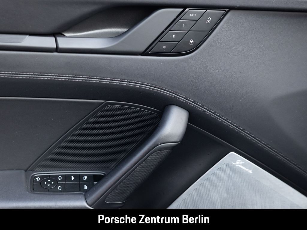 Porsche 992 2024