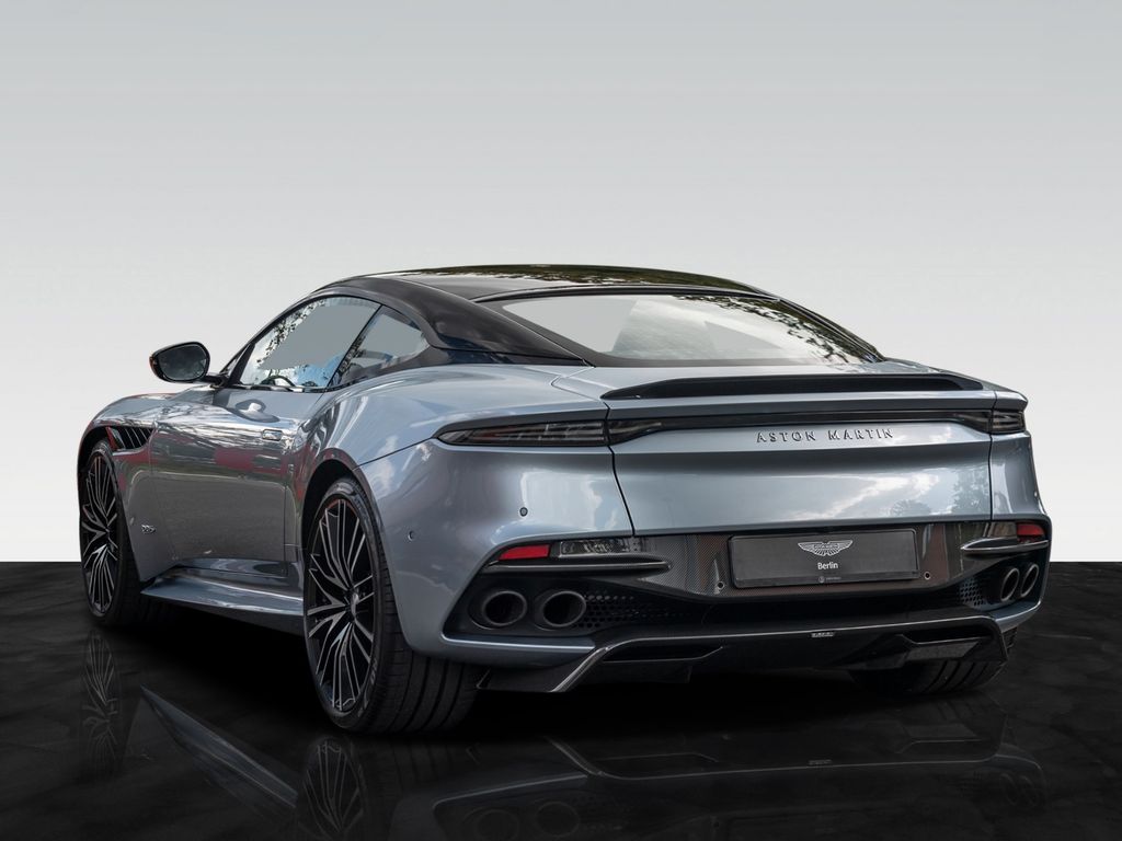 Aston Martin DBS 2021