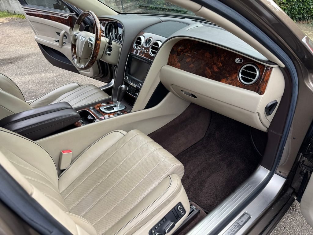 Bentley Flying Spur 2014