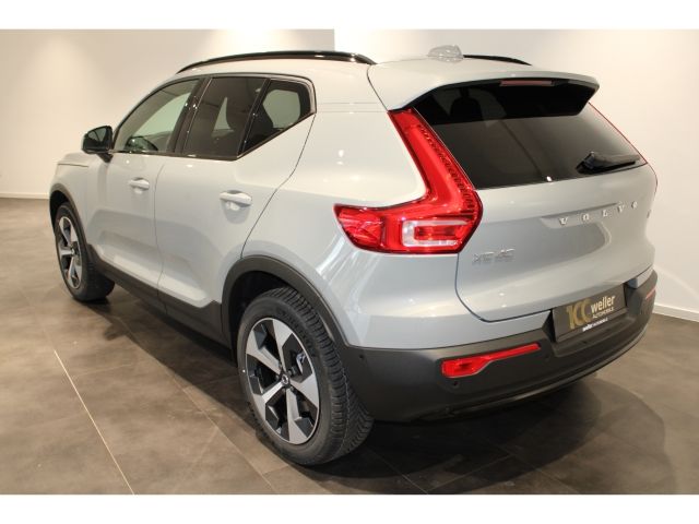 Volvo XC40 2025