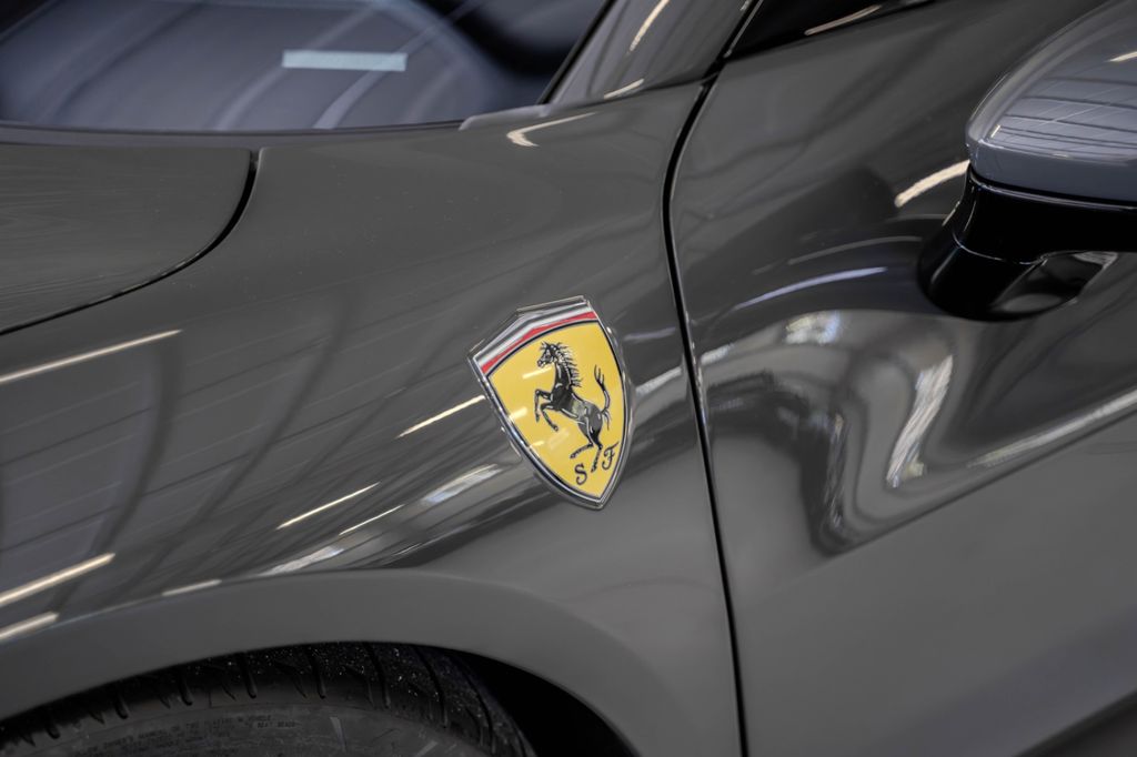 Ferrari 296 GTS 2025