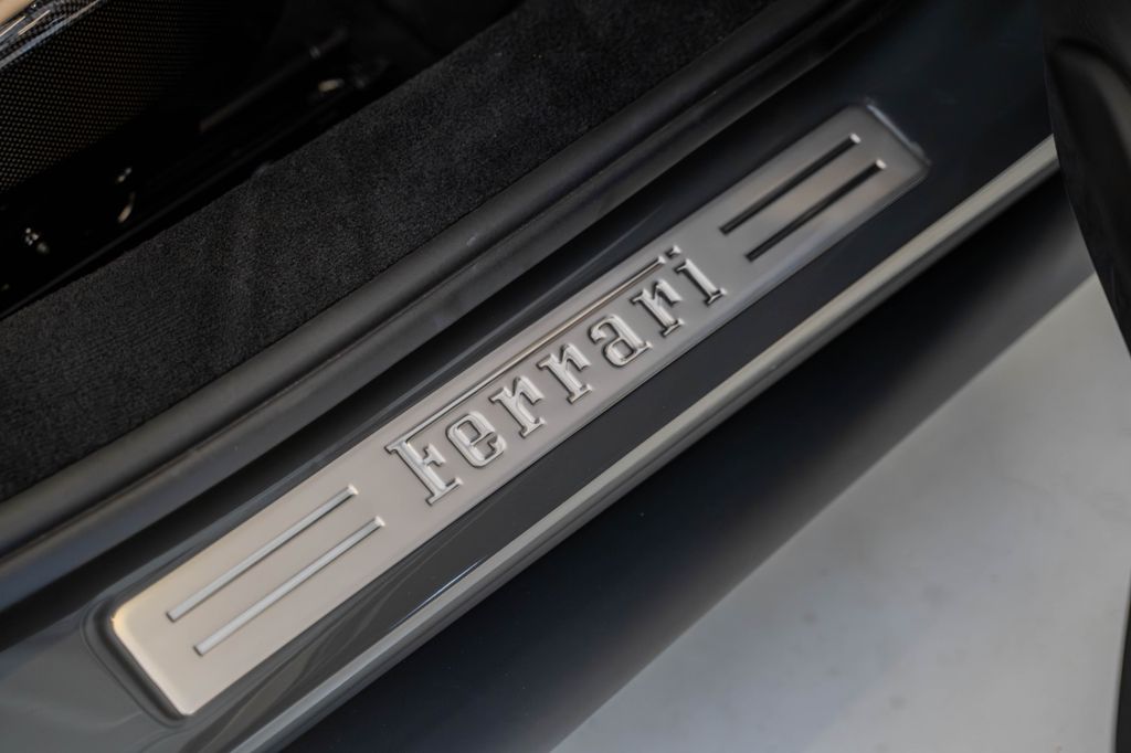 Ferrari 296 GTS 2025