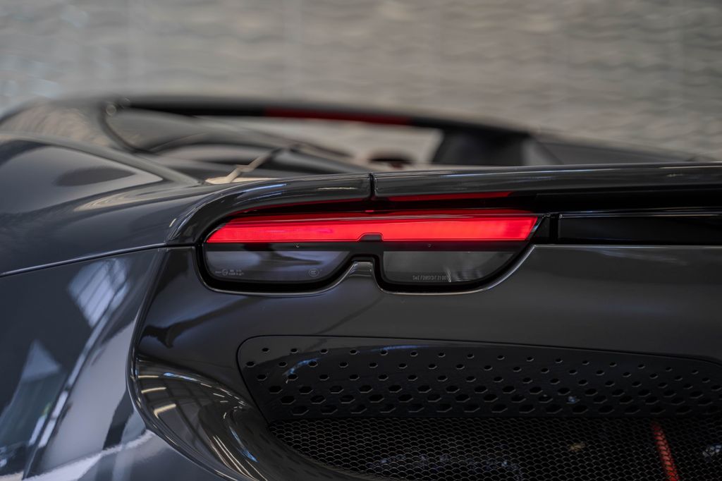 Ferrari 296 GTS 2025