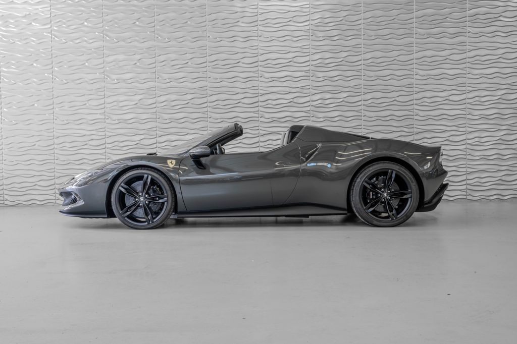 Ferrari 296 GTS 2025