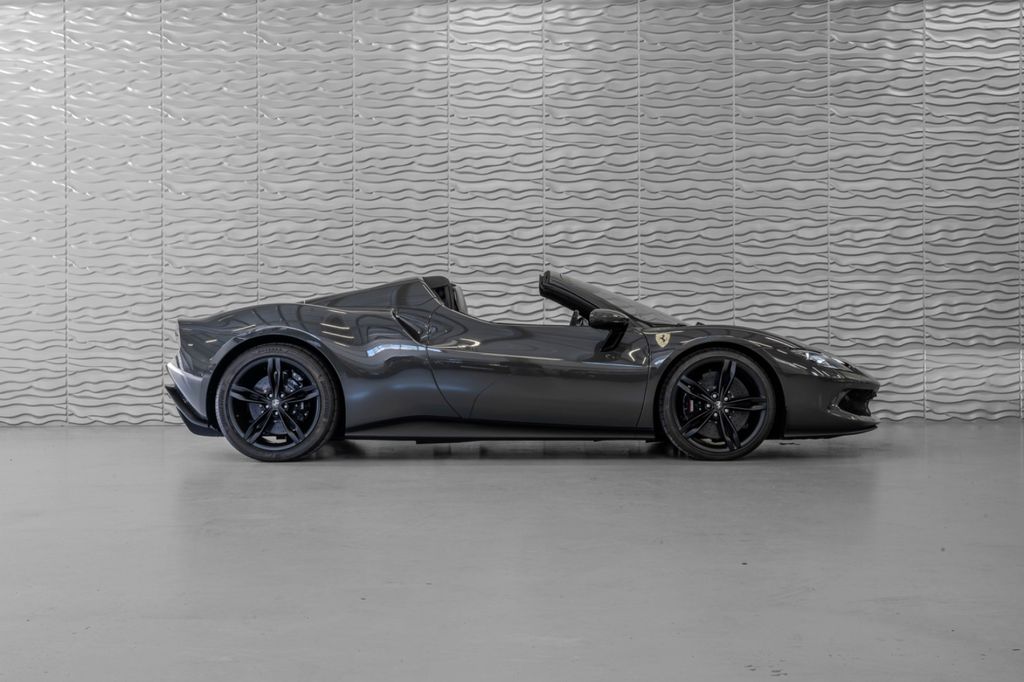 Ferrari 296 GTS 2025