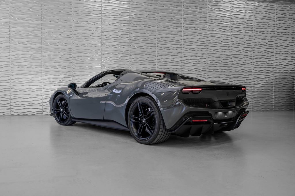 Ferrari 296 GTS 2025