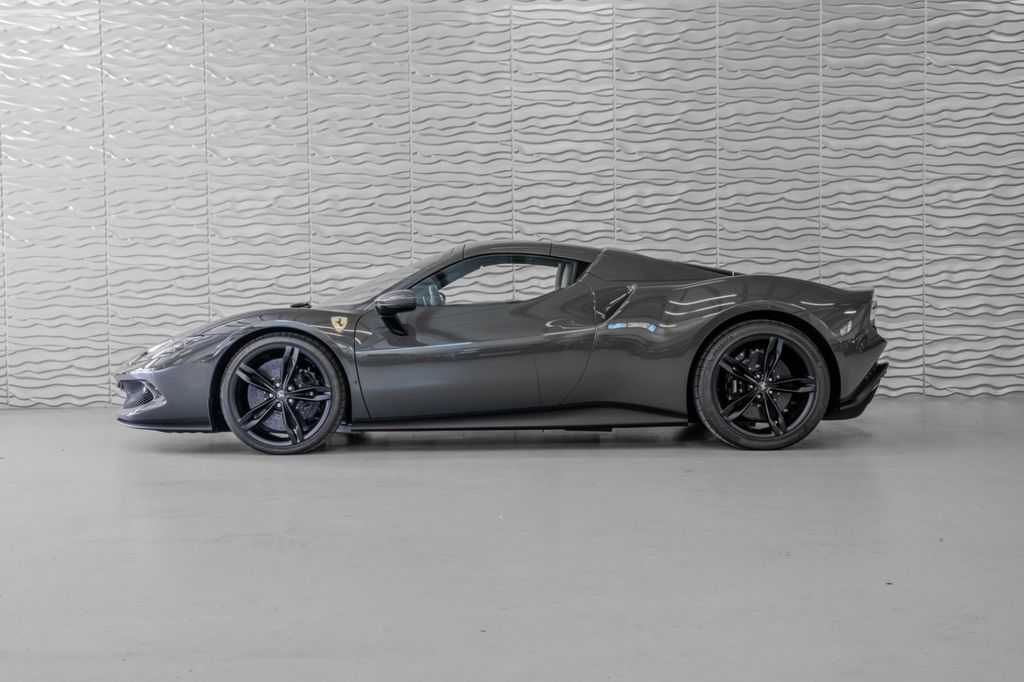 Ferrari 296 GTS 2025