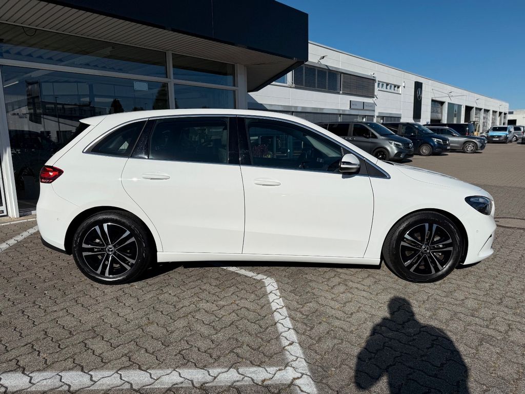 Mercedes-Benz B 200 2024