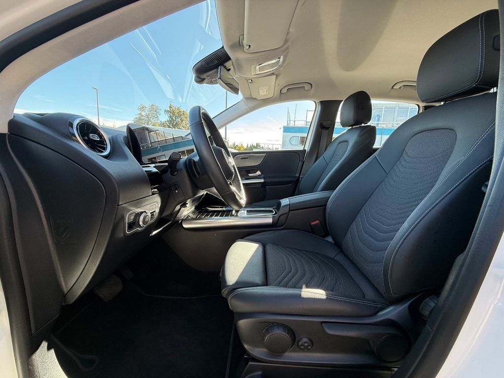 Mercedes-Benz B 200 2024