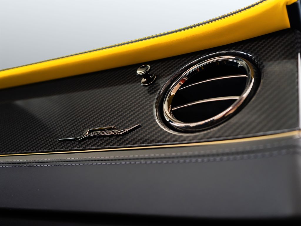 Bentley Continental GTC 2025