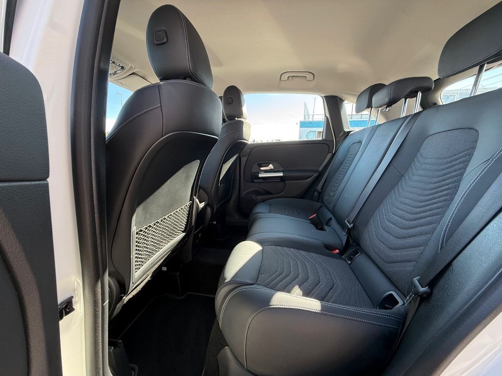 Mercedes-Benz B 200 2024