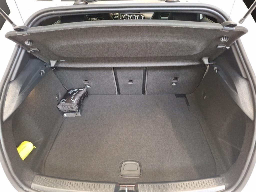 Mercedes-Benz A 200 2025