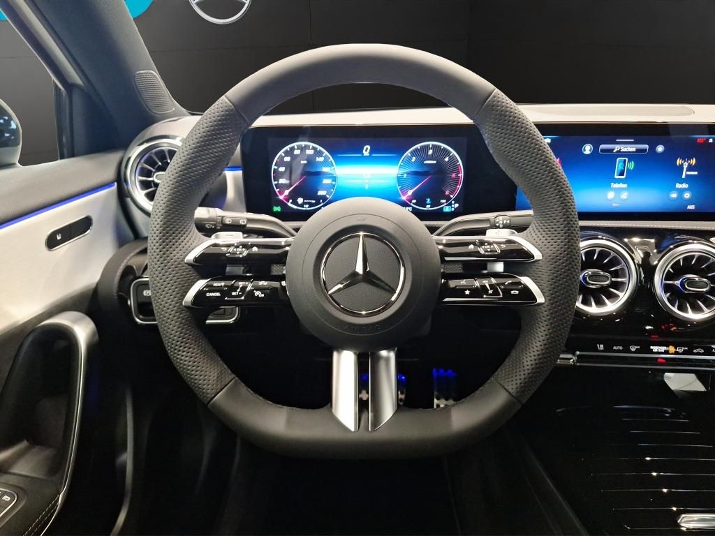 Mercedes-Benz A 200 2025