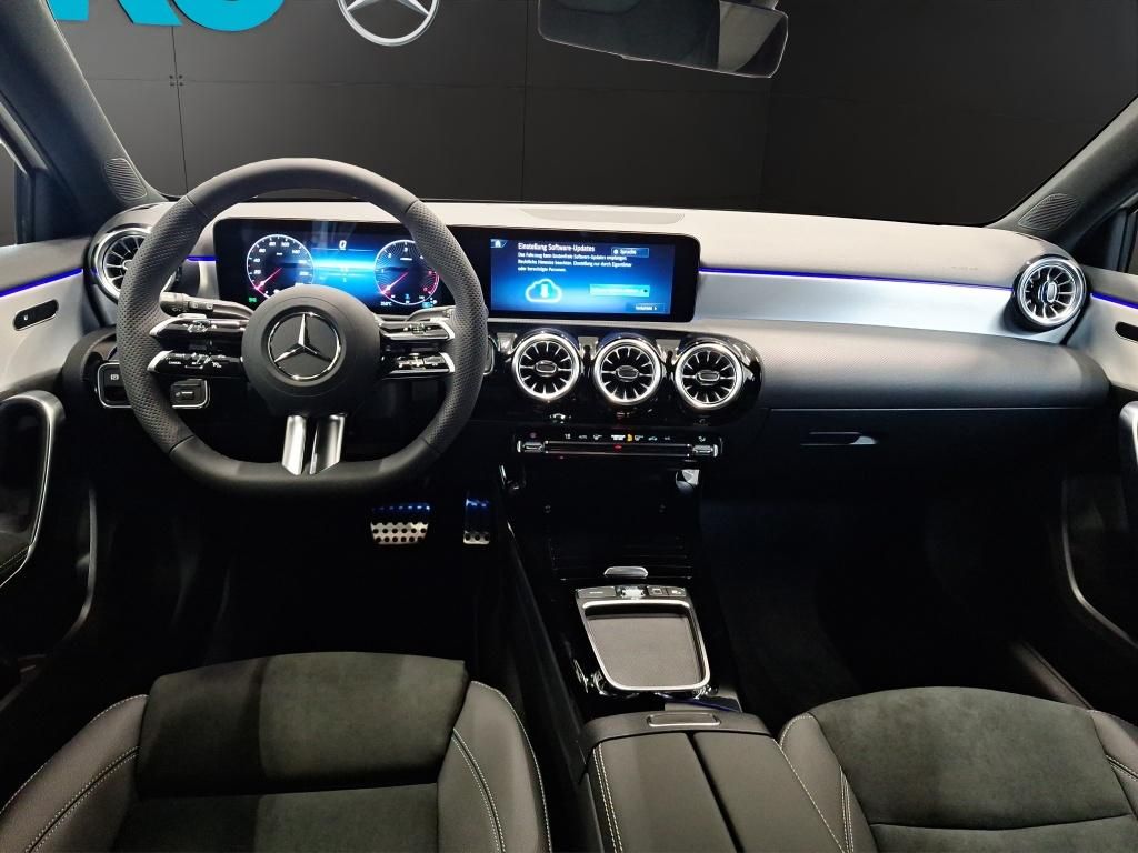 Mercedes-Benz A 200 2025