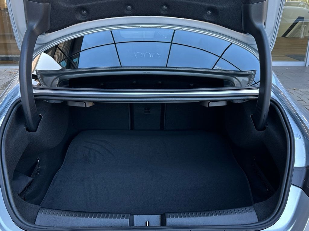 Mercedes-Benz CLA 200 2025