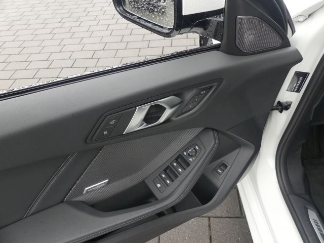 BMW 120 2024