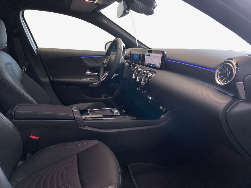 Mercedes-Benz A 180 2025