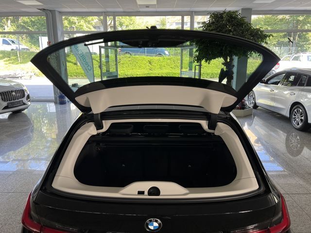 BMW 318 2024