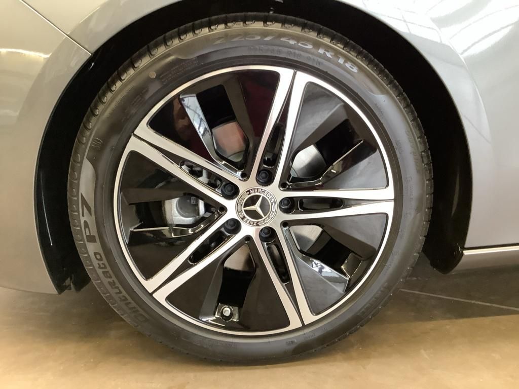 Mercedes-Benz B 200 2025