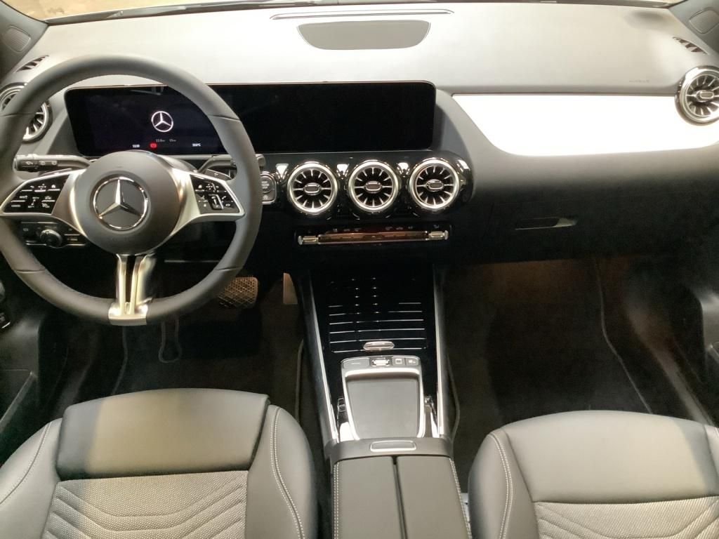 Mercedes-Benz B 200 2025