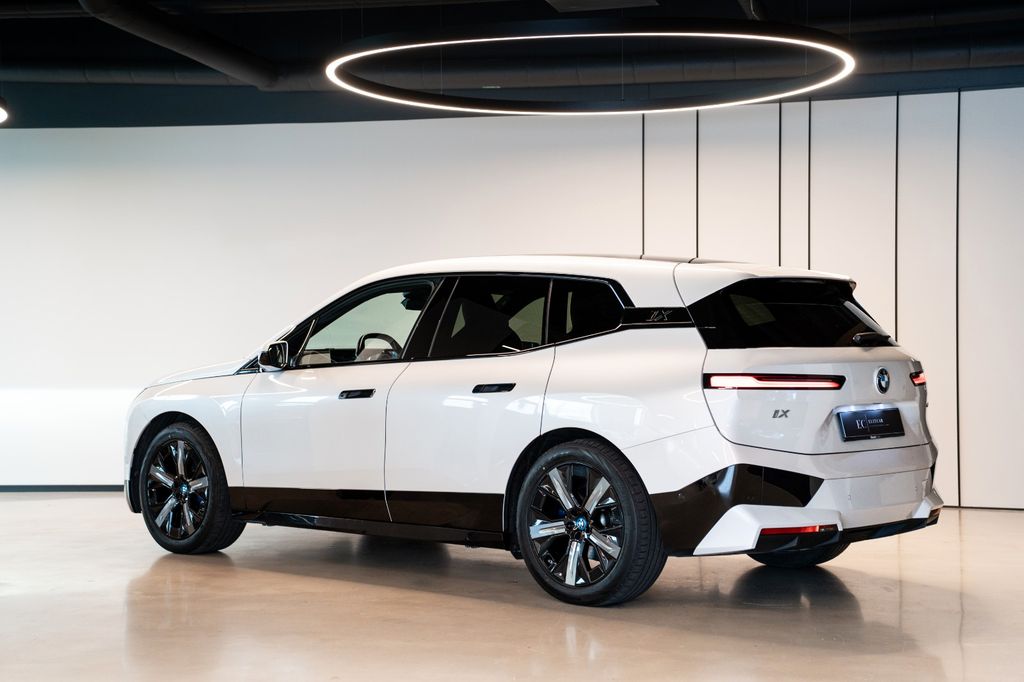 BMW iX 2021