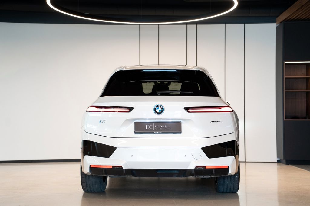 BMW iX 2021