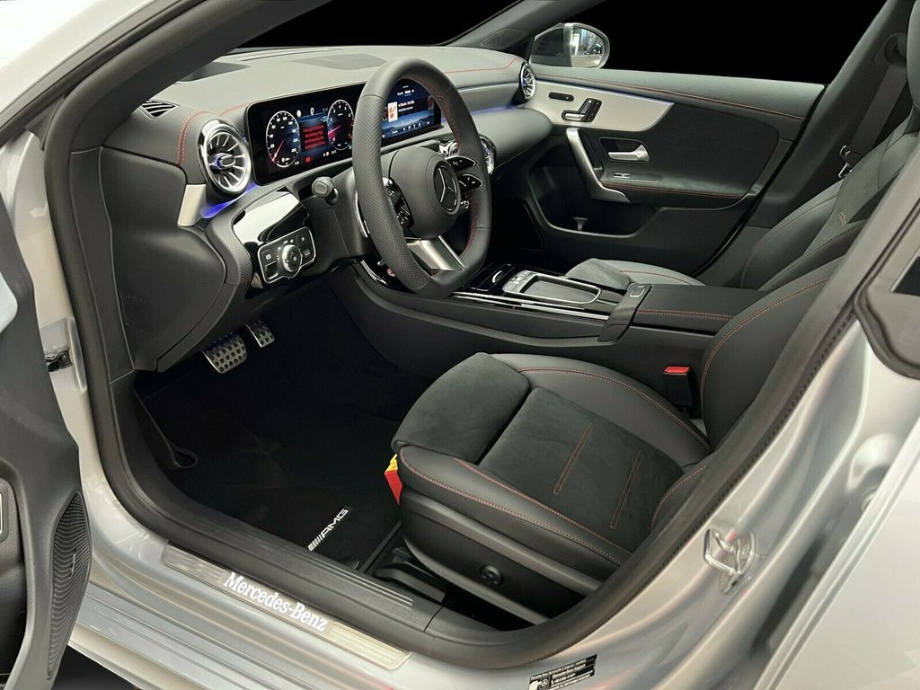 Mercedes-Benz CLA 200 2025