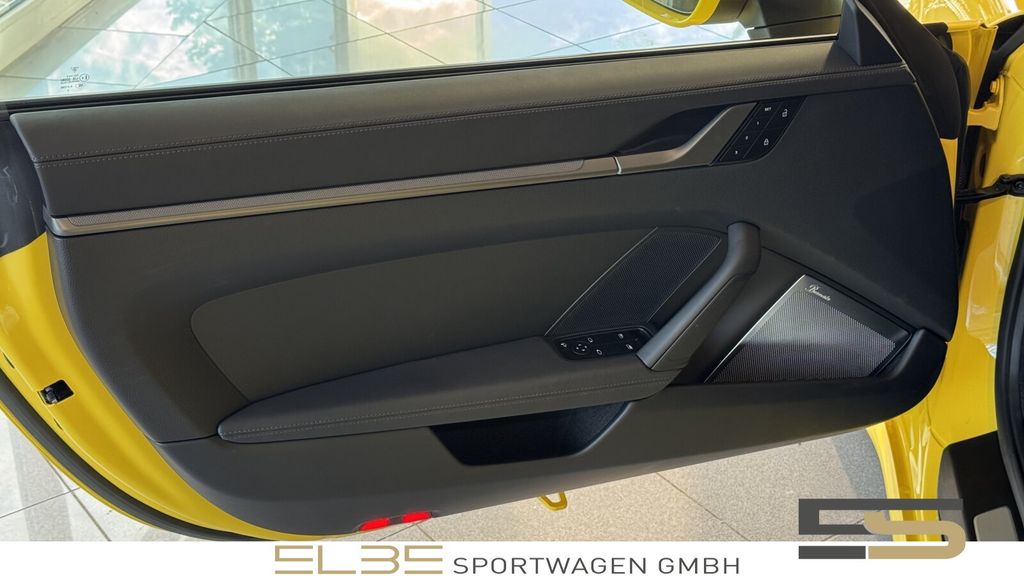 Porsche 992 2023