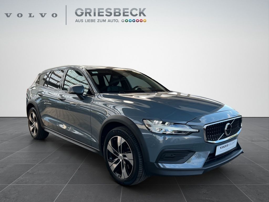 Volvo V60 Cross Country 2023