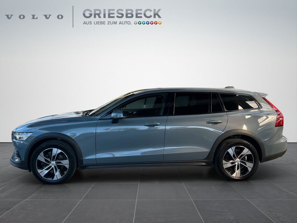 Volvo V60 Cross Country 2023