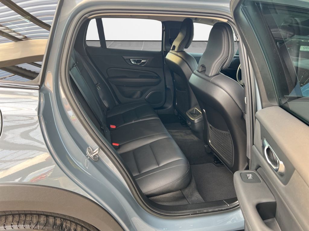 Volvo V60 Cross Country 2023