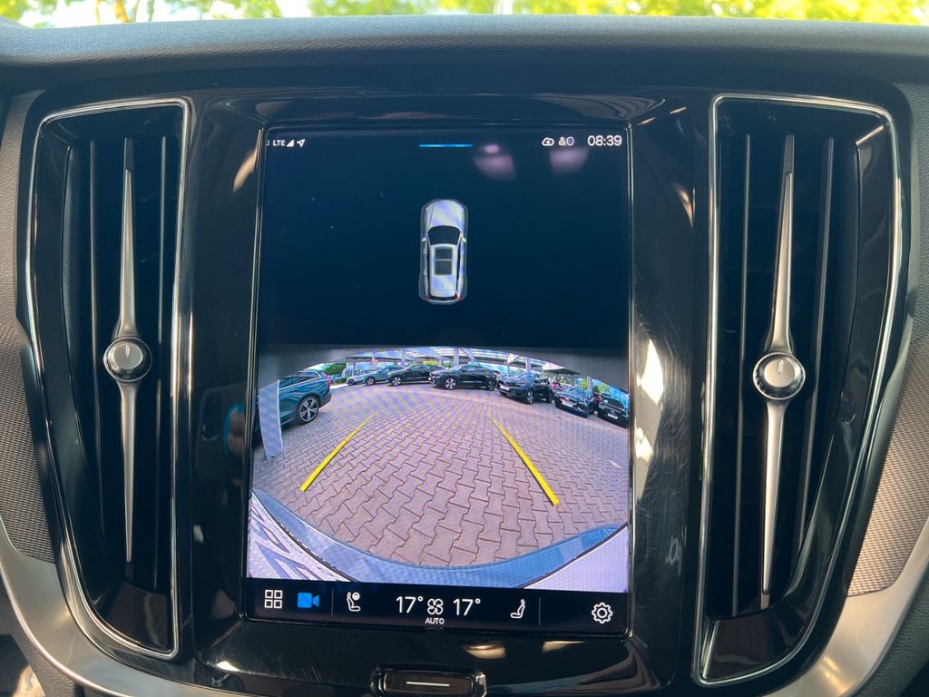 Volvo V60 Cross Country 2023