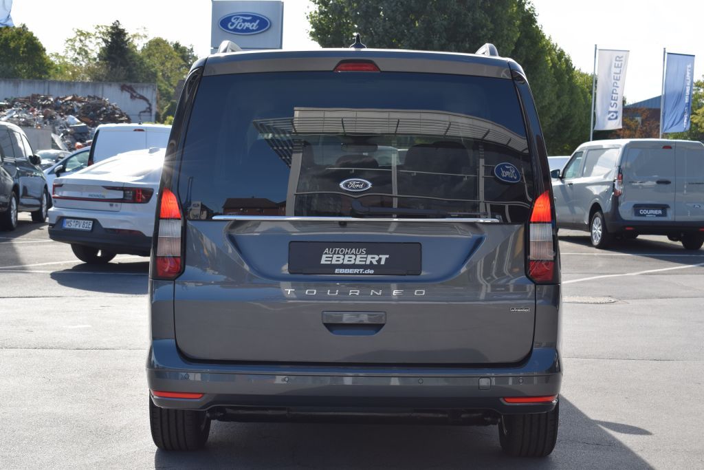Ford Grand Tourneo