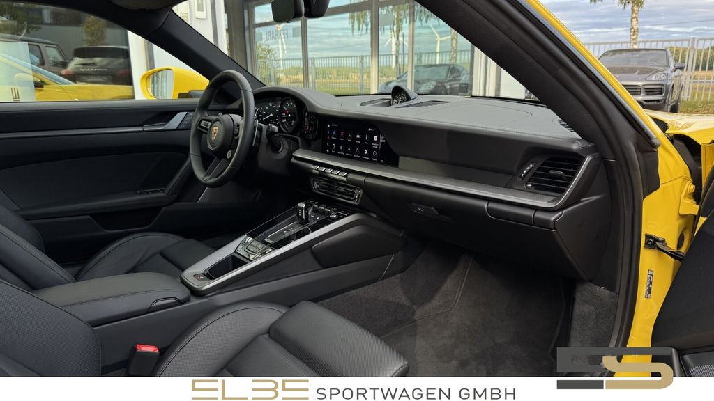 Porsche 992 2023