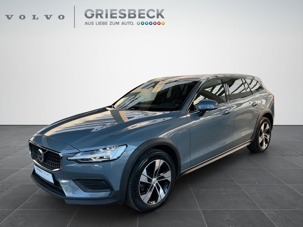 Volvo V60 Cross Country 2023