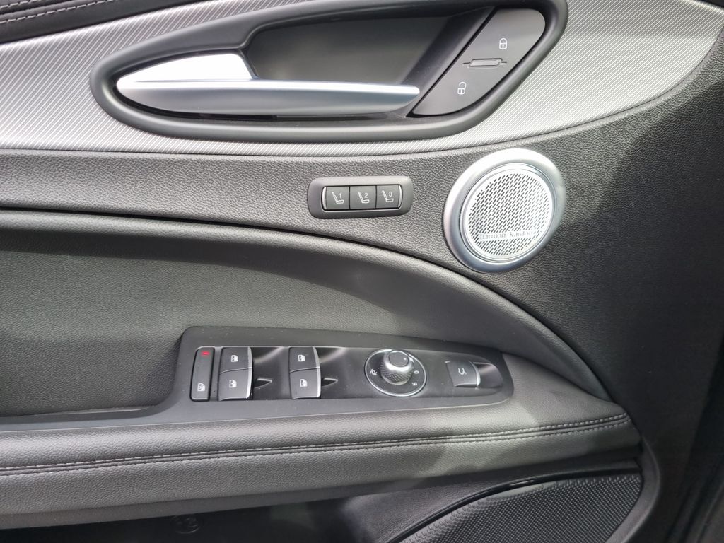 Alfa Romeo Stelvio 2024