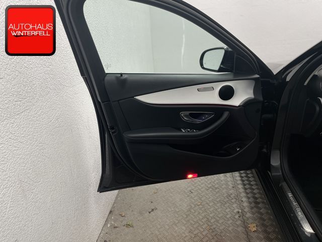 Mercedes-Benz E 300 2022